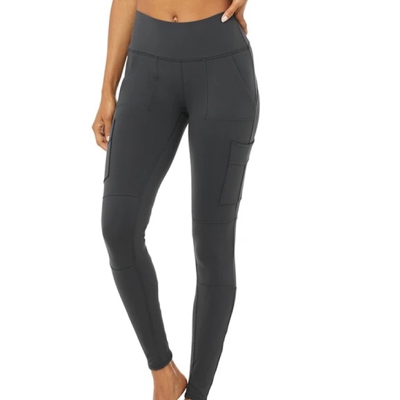 Alo yoga High-Waist Cargo Legging - Picture 6 of 7